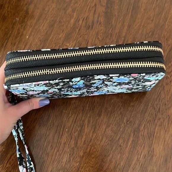 Floral Wallet - Picture 3 of 4